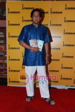 at the book launch of The Thing about Thugs in Landmark, Andheri on 12th Aug 2010 (2).JPG